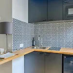 Wonderful modern studio close to the Champs Elysées - Paris - Welkeys